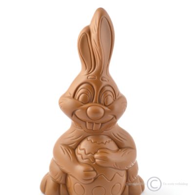 paashaas met ei melkchocolade