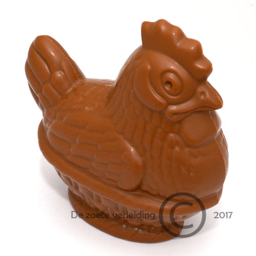 Chocolade paaskip op mandje