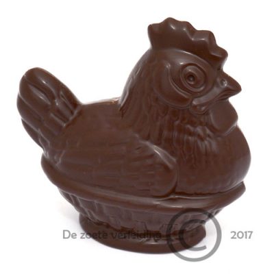 Chocolade paaskip op mandje