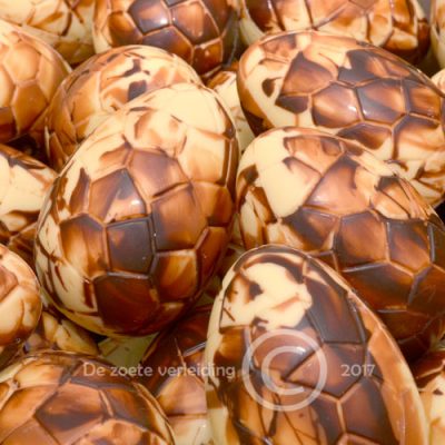 Schilder eieren witte chocolade
