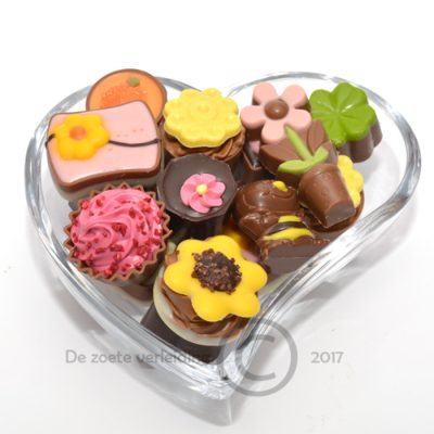 Moederdag bonbons in luxe glazen hartje