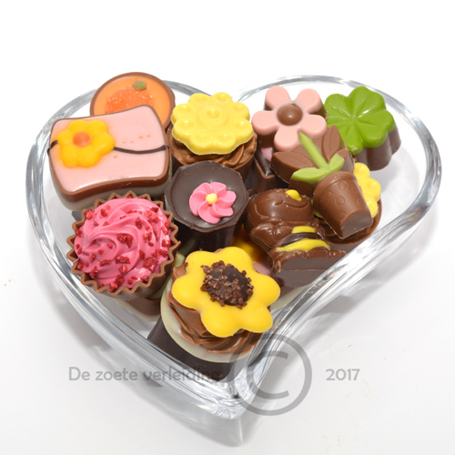 Moederdag bonbons in luxe glazen hartje