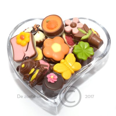 Moederdag bonbons in luxe glazen hartje