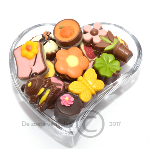 Moederdag bonbons in luxe glazen hartje